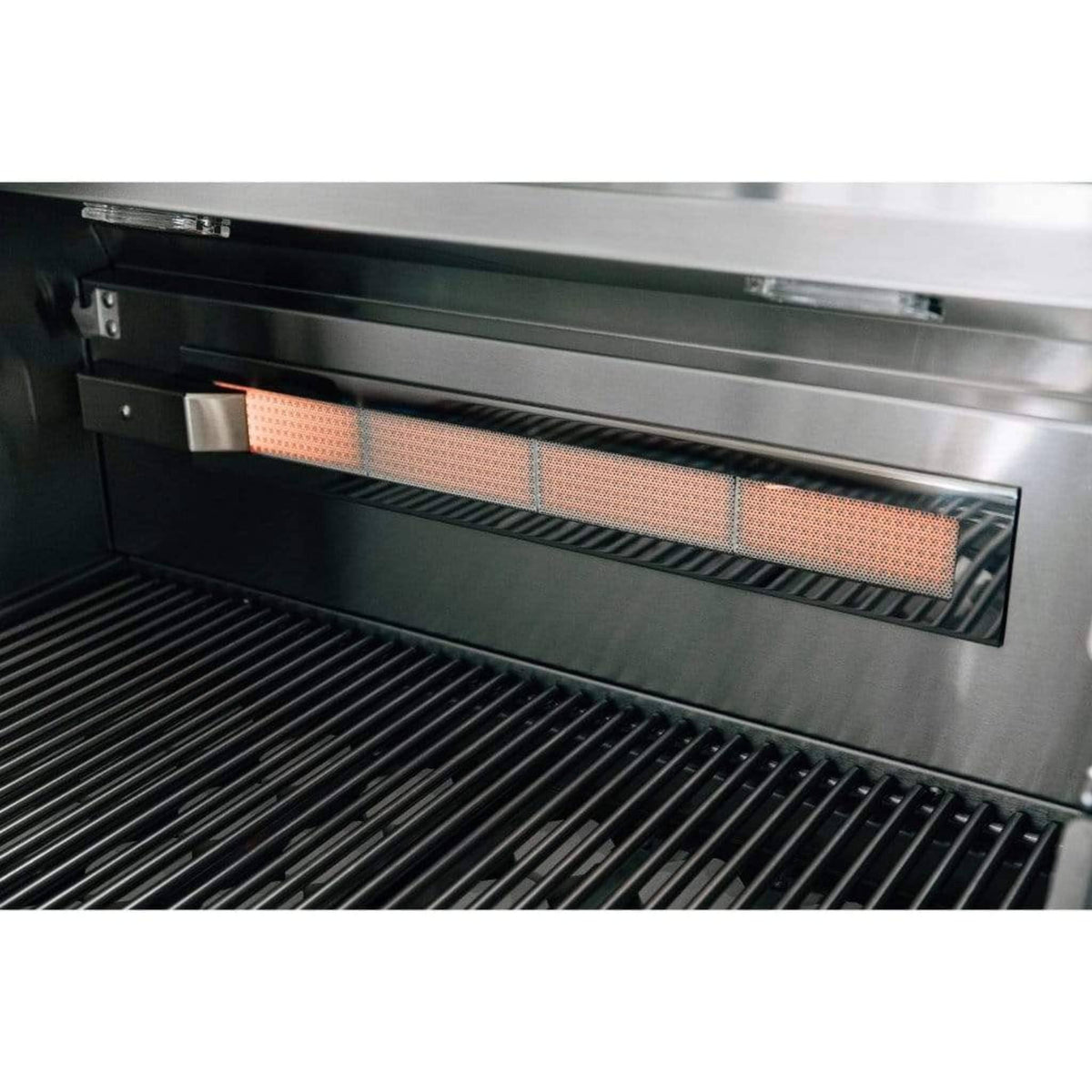 American Made Grills Estate Series 30&quot; Built-In Gas Grill - Culinary Hardware